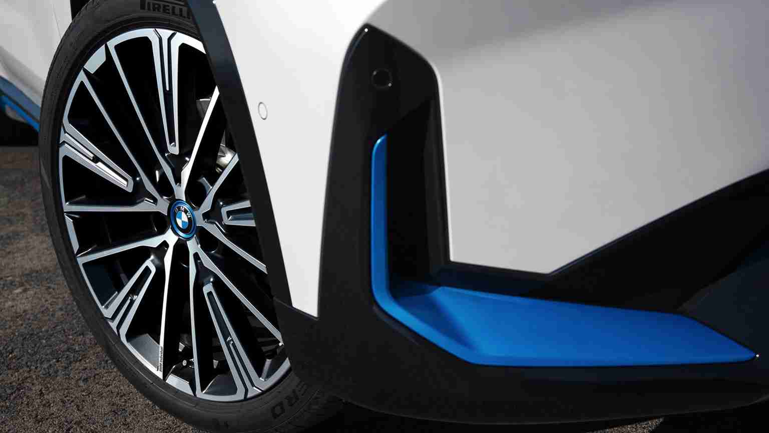 BMW iX1 eDrive20 Safety (2)