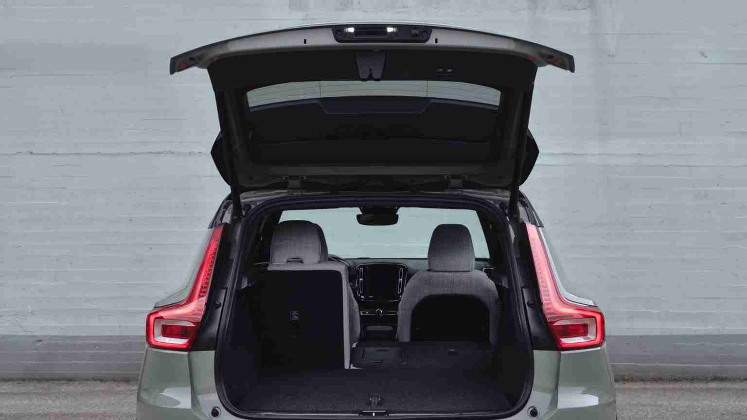 Volvo XC40 Recharge Twin Motor Colours