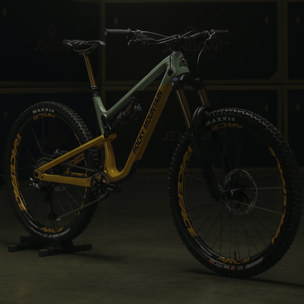 Rocky Mountain Altitude Carbon 90 Rally Edition Bike 2023