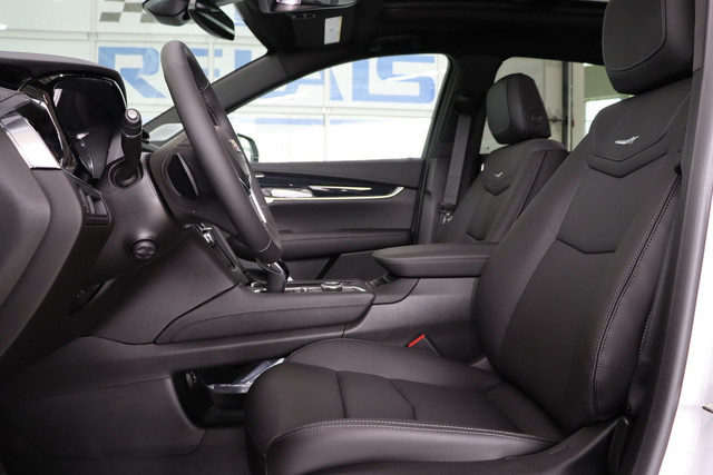 Cadillac XT5 Features