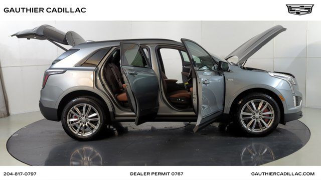 Cadillac XT5 Features