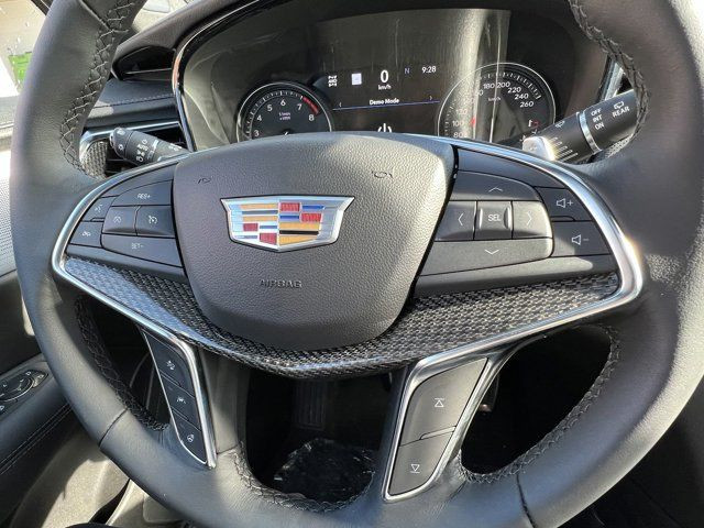 Cadillac XT5 image