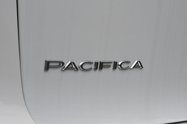 2023 Chrysler Pacifica Hybrid PINNACLE