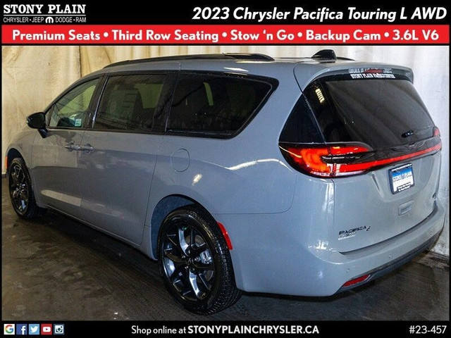 Chrysler Pacifica Van