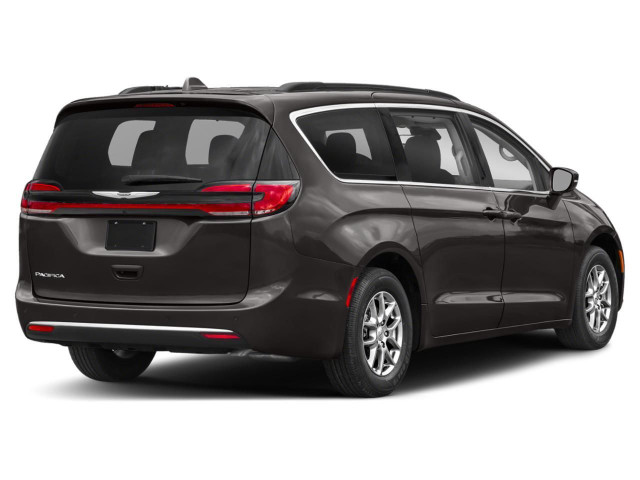 Chrysler Pacifica image