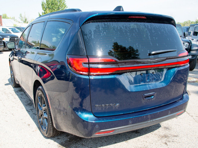 Chrysler Pacifica Extras