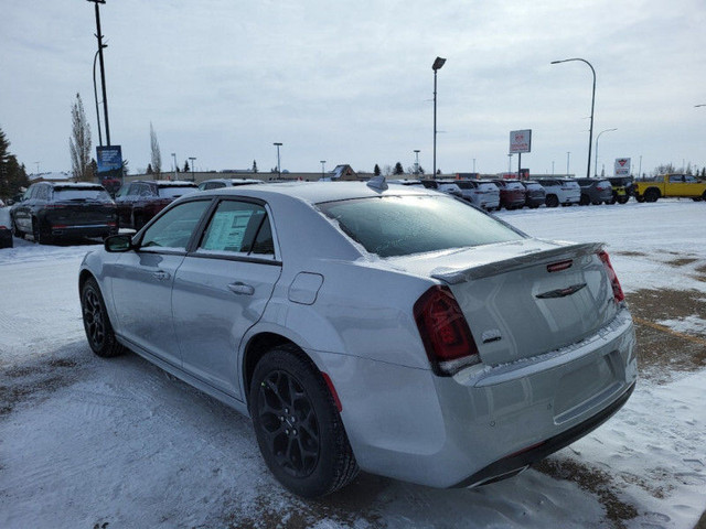 Chrysler 300 5