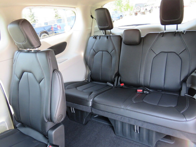 Chrysler Pacifica Extras