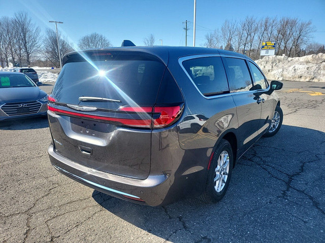 Chrysler Pacifica PETROL