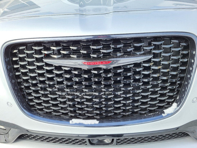 Chrysler 300 image