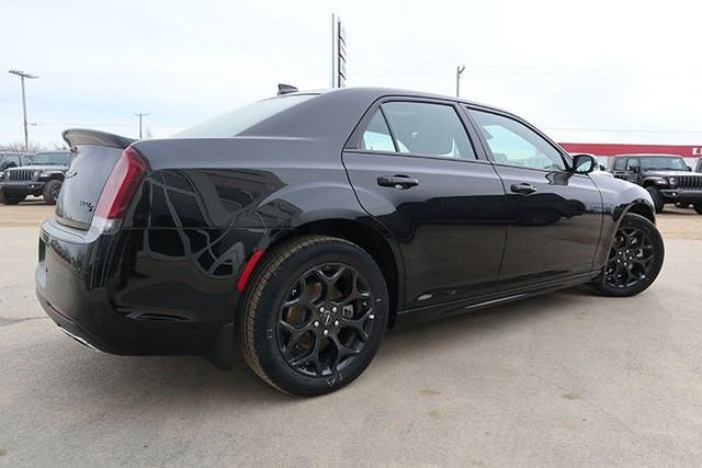 Chrysler 300 image