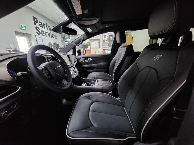 Chrysler Pacifica 2023
