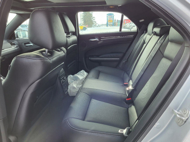 Chrysler 300 image