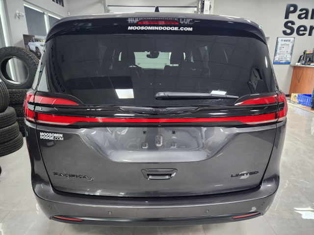 Chrysler Pacifica 2023