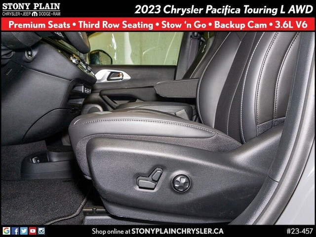 Chrysler Pacifica image