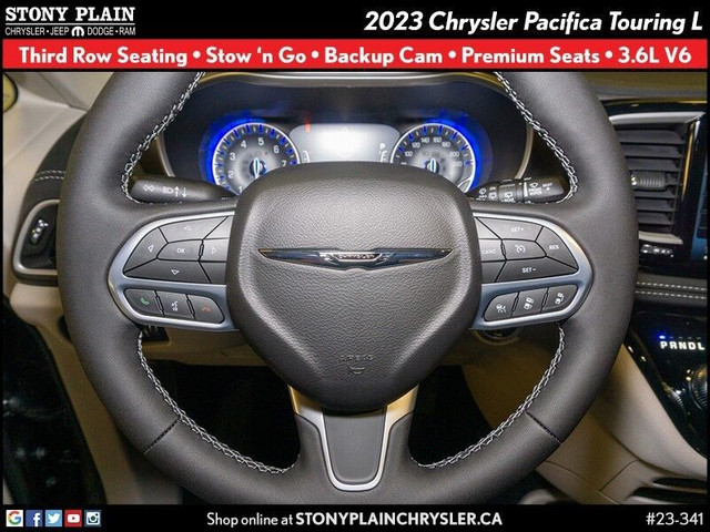 Chrysler Pacifica PETROL