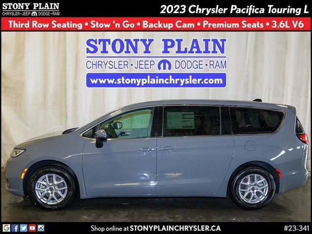 Chrysler Pacifica image