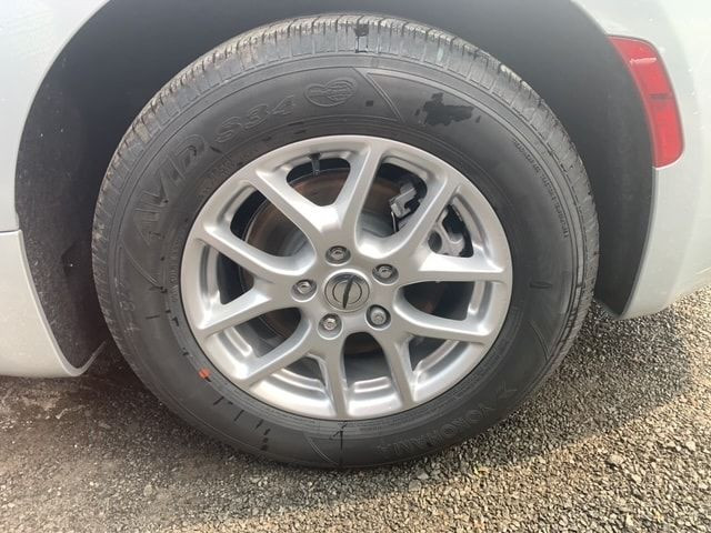 Chrysler Grand Caravan Front-wheel drive (FWD)