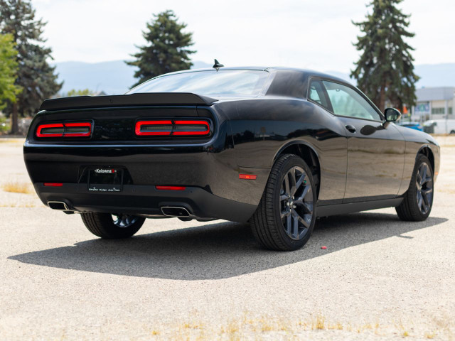 Dodge Challenger Extras