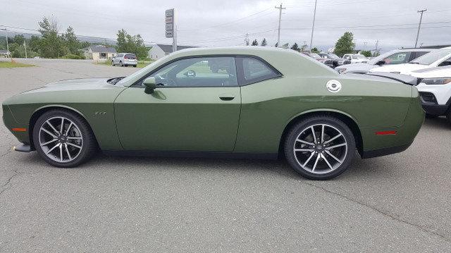 Dodge Challenger Features