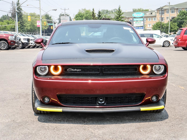 Dodge Challenger Features