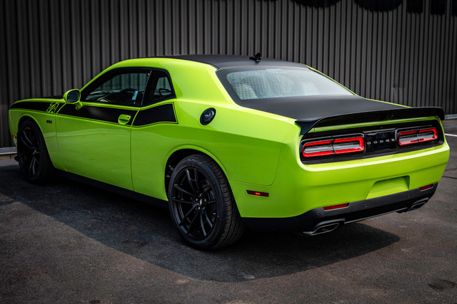 Dodge Challenger Rear-wheel drive (RWD)