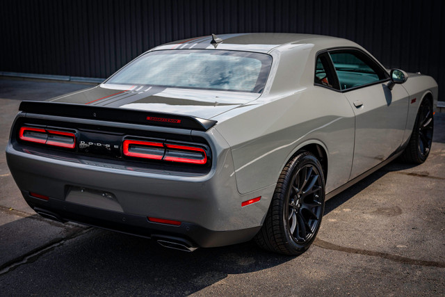 Dodge Challenger Features