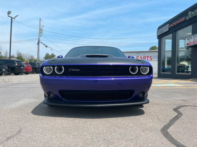 Dodge Challenger Features