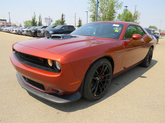 Dodge Challenger Features