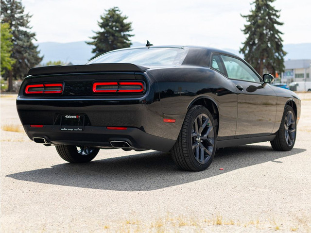 Dodge Challenger Features