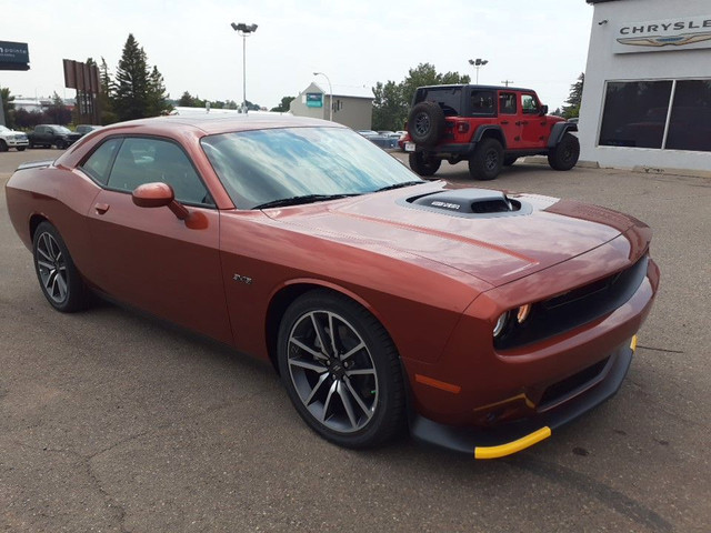 Dodge Challenger Rear-wheel drive (RWD)