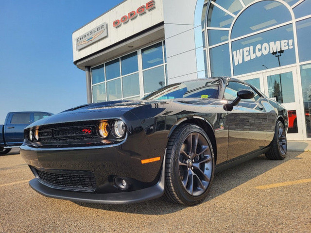 Dodge Challenger Rear-wheel drive (RWD)