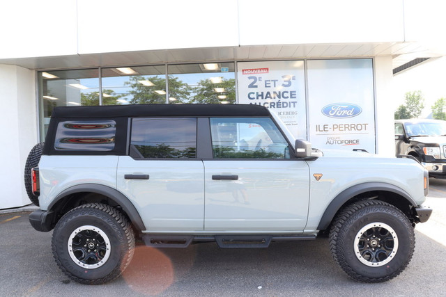 Ford Bronco II Features