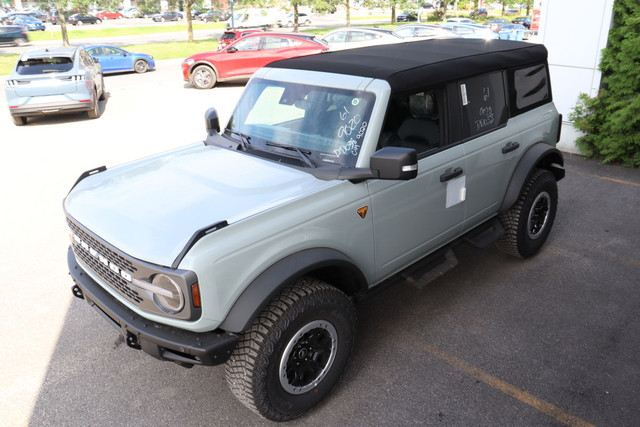 Ford Bronco II Features