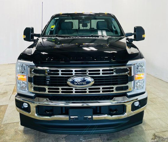 Ford F 350 image