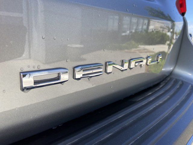 GMC Yukon 7