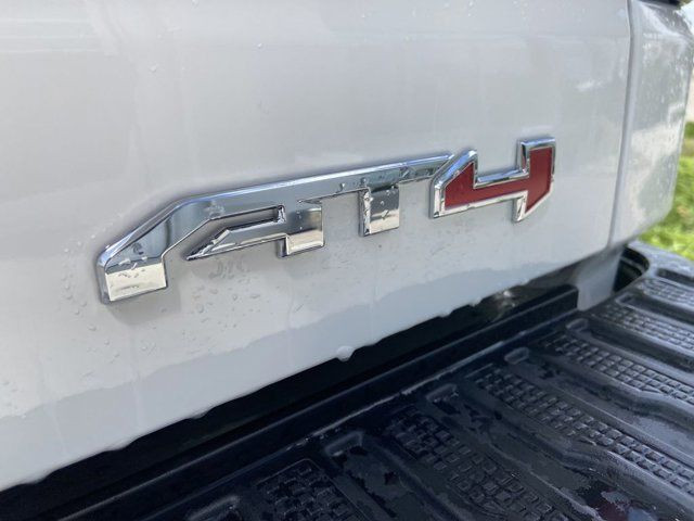 GMC Sierra 1500 Extras