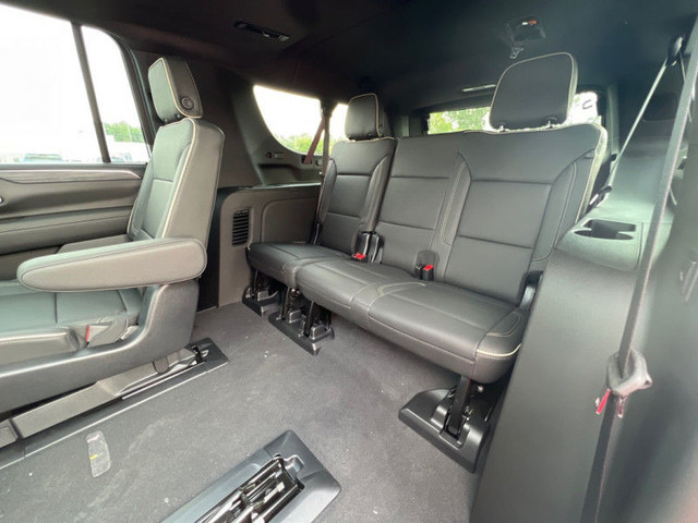 2023 GMC Yukon XL SLT Luxury Package - Sunroof