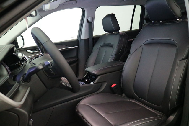 Jeep Grand Cherokee image