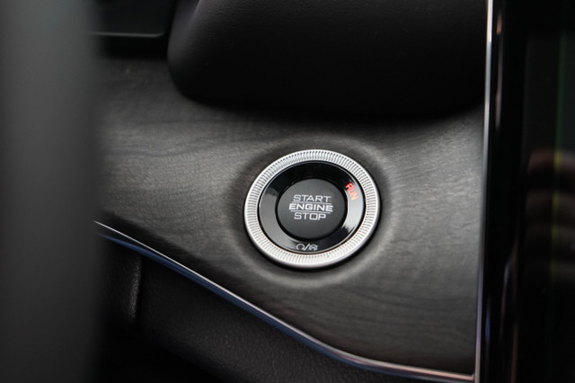Jeep Grand Cherokee L PETROL