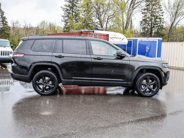 Jeep Grand Cherokee Features