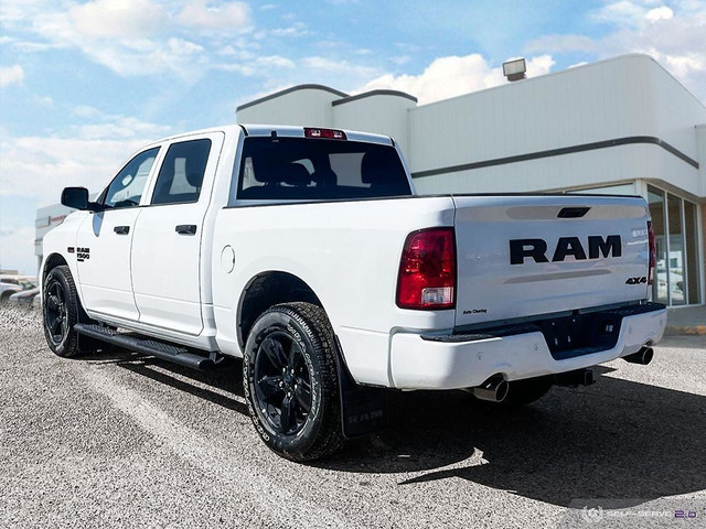 RAM 1500 Classic PETROL