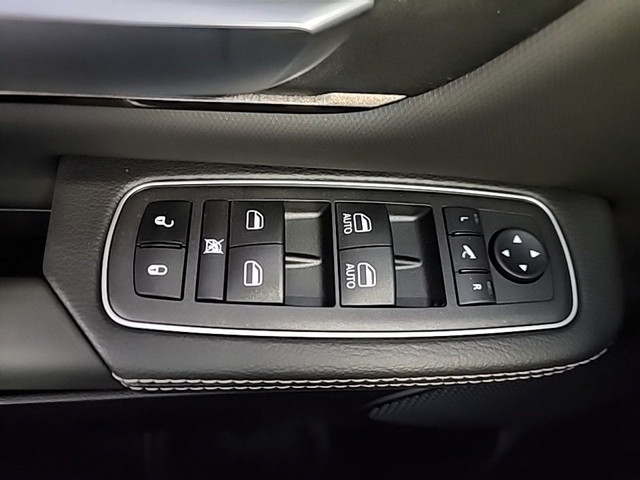 RAM 1500 PETROL
