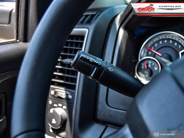 RAM 1500 PETROL
