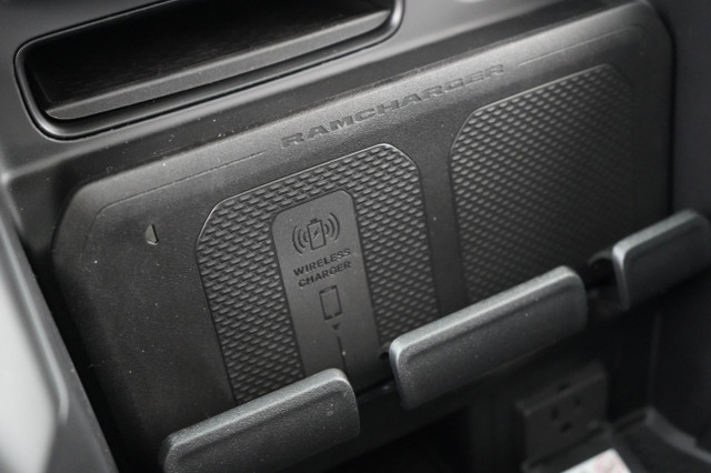 RAM 1500 PETROL