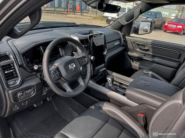RAM 1500 PETROL