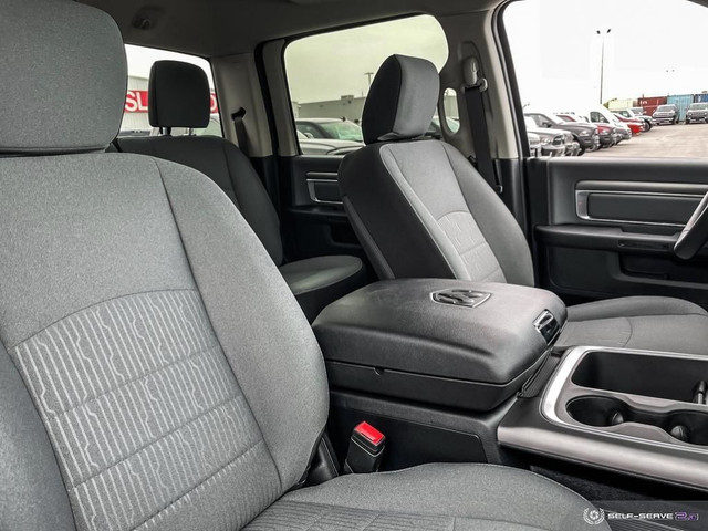 RAM 1500 PETROL