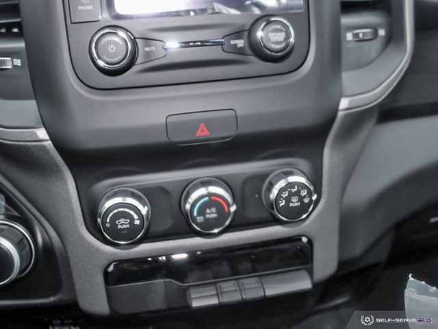 RAM 1500 PETROL
