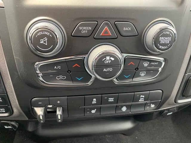 RAM 1500 Classic Automatic