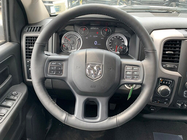RAM 1500 Classic PETROL